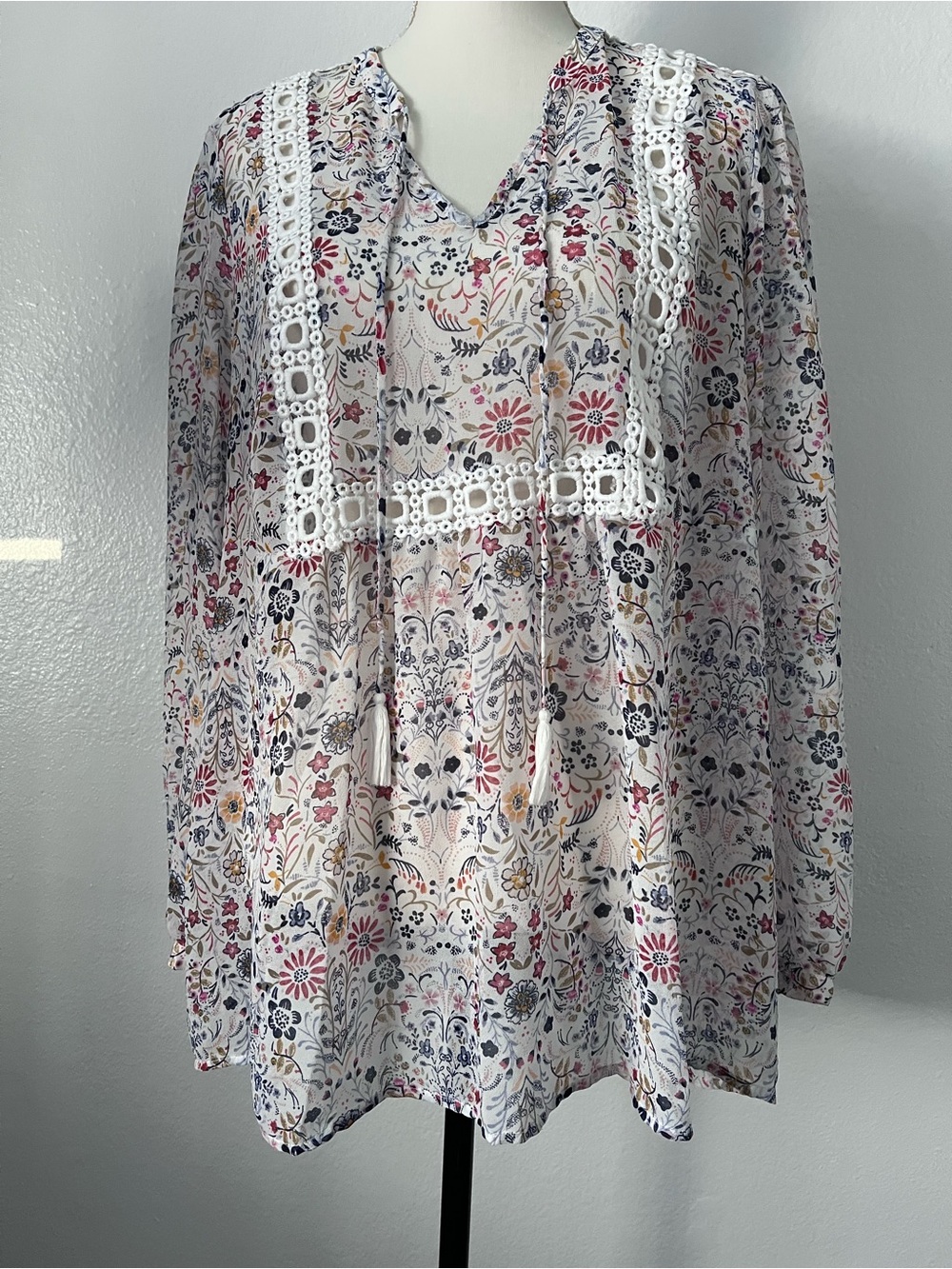Lauren Conrad White Floral Chiffon Blouse Size XL